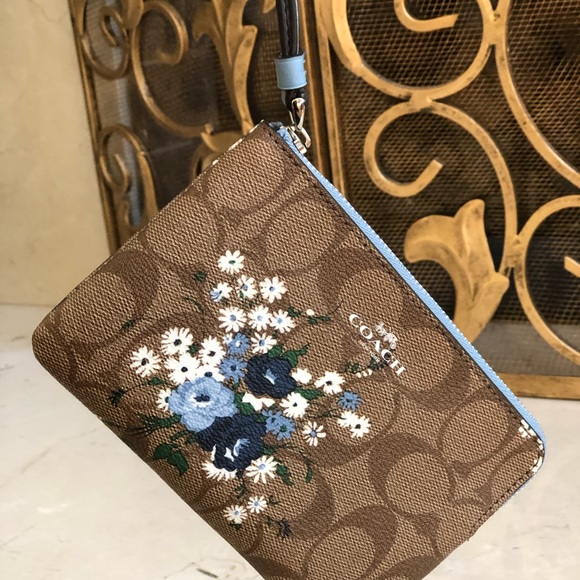 Nwt Coach Floral Signature wristlet wallet - Picture 8 of 8